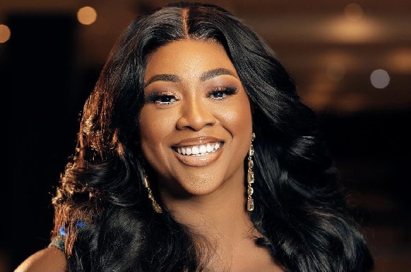 Roselyn Felli is a media personality