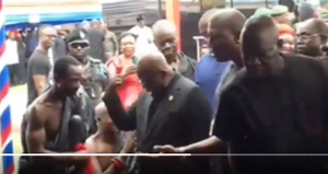 Akufo-Addo captured ordering chiefs to rise for handshakes?