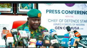 Defence chiefs for di 54 African kontris dey meet for Abuja to chook mouth for security mata