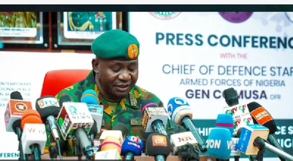 Defence chiefs for di 54 African kontris dey meet for Abuja to chook mouth for security mata