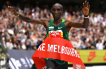 Kenya’s Eliud Kipchoge wins his first marathon in three years in Melbourne