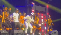 Highlife singer, Nana Acheampong, displaying dance moves on stage