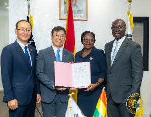 Dr Cassiel Forson (R) and some delegations