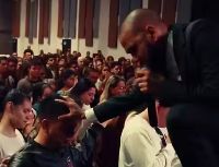 Dani Alves praying for the congregation
