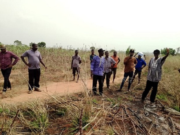 Nene Apkoto-Narh II pointing to a direction