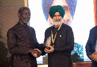 Amardeep Singh Hari (R) in a pose with Prince Kofi Amoabeng (L)