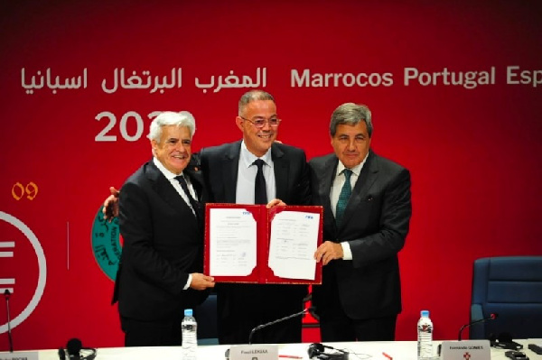 Fouzi Lekjaa, Pedro Rocha, and Fernando Soares Gomes da Silva at the signing ceremony