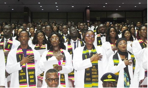 The newly qualified medical and dental practitioners at the ceremony