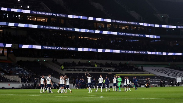 Tottenham acknowledge fans at the end of a Premier League match at Tottenham Hotspur in 2020