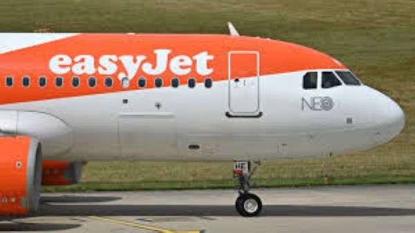 EasyJet grounded a pilot after he was spotted drunk and naked at a hotel