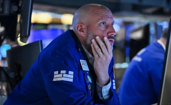 US stocks plunged again