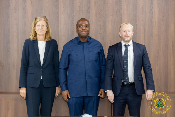 The meeting focused on strengthening economic ties between France and Ghana