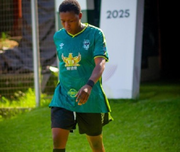 Caroline Tandoh plays on the wing position