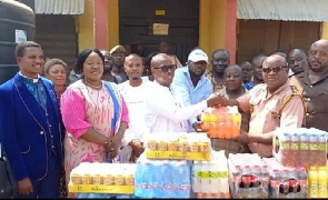 MP aspirant, Yussif Apetogbor donated food items to inmates of Yeji Camp Prison