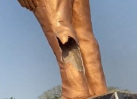 The left leg of President Akufo-Addo's statue at Effia Nkwanta was partly damaged