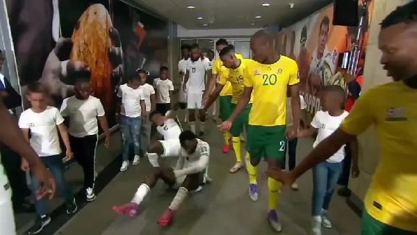 Ndidi and Simon fell just before they entered the pitch