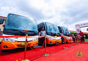 New Metro Mass Buses  HI A V XkAA0LYL