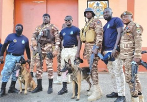 Prisons Officers With Dogs