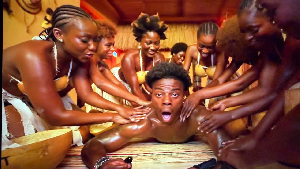 IShowSpeed received a massage from 10 women at the museum