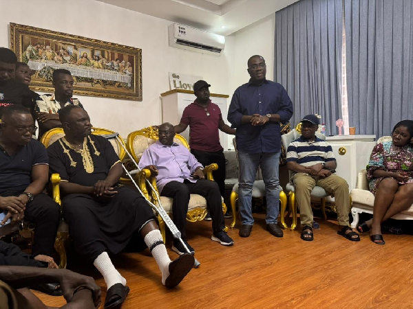 Dr Mahamudu Bawumia visits NPP deputy youth organiser after latter was assaulted at Ablekuma North