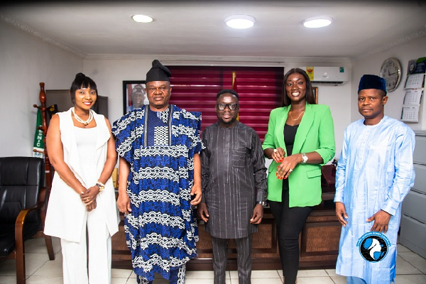 Daniel Osei Tuffuor [C] with His Excellency Dayo Adeoye [2nd from left], others during the visit