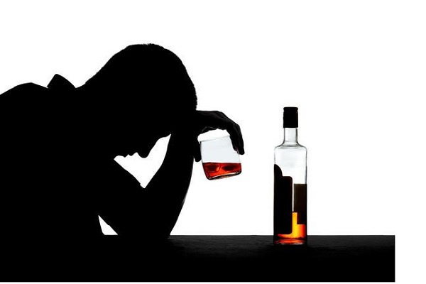 I can’t stop drinking – Female alcoholic cries for help