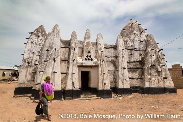 The Mud Mosque in Bole before the collapse