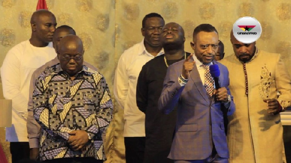Owusu Bempah prays for Akufo-Addo during a visit to his church