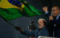 Lula da Silva and Geraldo Alckmin celebrate their election victory in São Paulo
