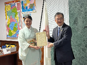 Chef Kahori Kishi with Ambassador Hiroshi Yashimoto