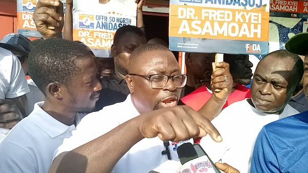 Fred Kyei Asamoah spoke to delegates after submitting his forms