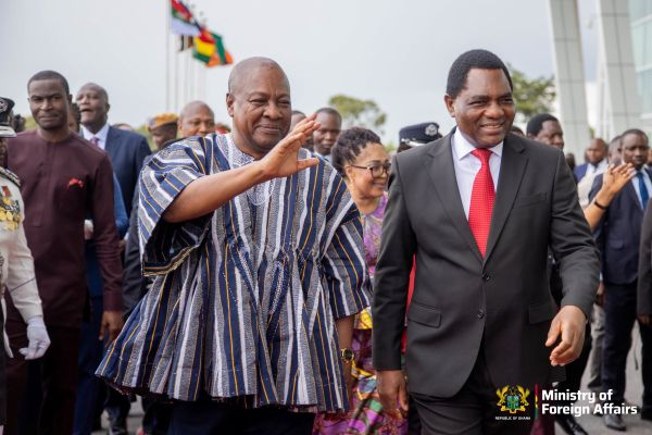 President Mahama (L) pictured with Zambia's president