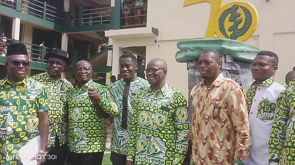 Professor Kingsley Nyarko with some staff members of Asanteman SHS