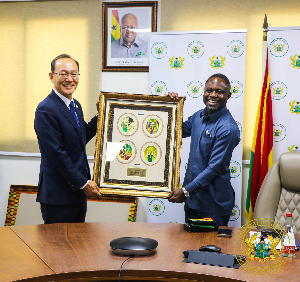 Korea Ambassordor And Akando A