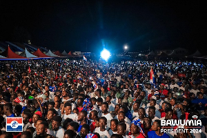 Watch as thousands of enthusiastic youth defy rains to welcome Bawumia in Abuakwa