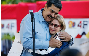  Maduro Hugs First Lady Cilia Flores.png