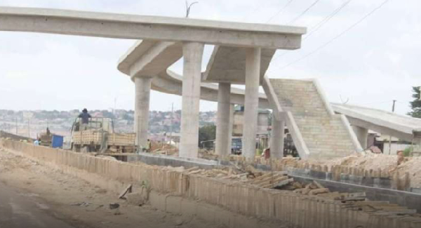 A photo of the Pokuase-Nsawam road