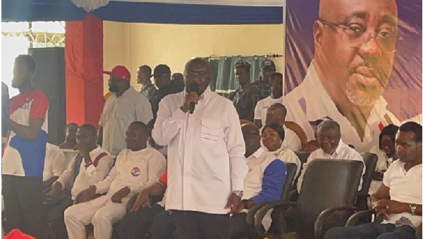 Dr. Mahamudu Bawumia speaking during the community engagement