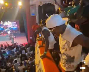 Kudus in a white cap, was spotted at the concert