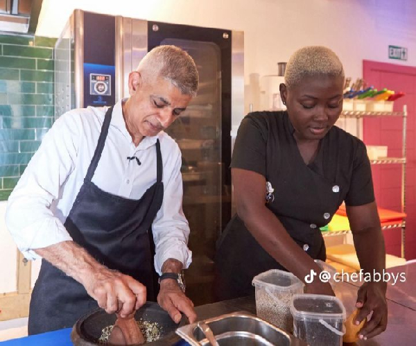 Chef Abbys cooks with London Mayor Sadiq Khan during Ghana visit