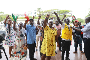 The protesters chanted local Ghanaian songs in solidarity with the Majority Leader of Parliament