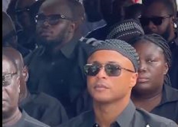 Dede Ayew (in shades) was in attendance at the burial service for helicopter crash victims