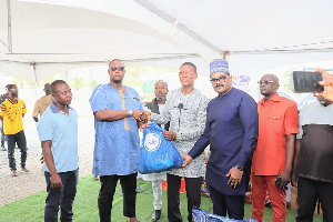 The donation, which included rice, oil, sugar, and other groceries, benefited over 1,000 people