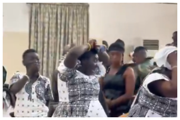 Family members were overwhelmed with grief during the burial service