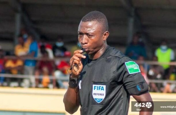 Referee Abdul Latif-Adaara