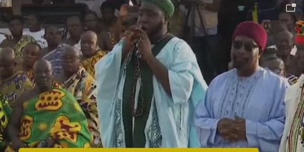 An Imam eulogising Bawumia in a catholic church