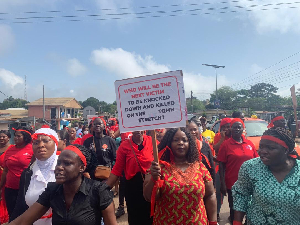 Some staff of the Tetteh Quarshie Memorial Hospital demonstrating