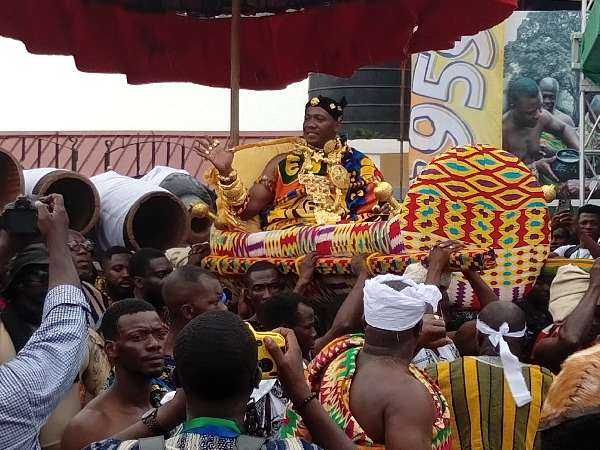 Oseadeeyo Kwasi Akuffo III, the Okuapehene in a palanquin