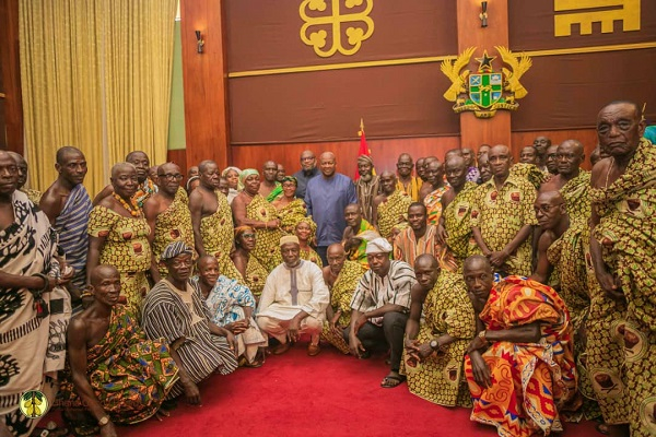 President Mahama with members of the Cocoa, Coffee & Sheanut Farmers Association