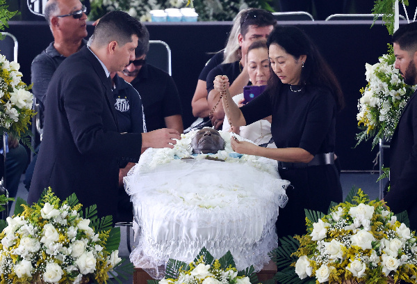 Corpse of football great Edson Arantes do Nascimento 'Pele'